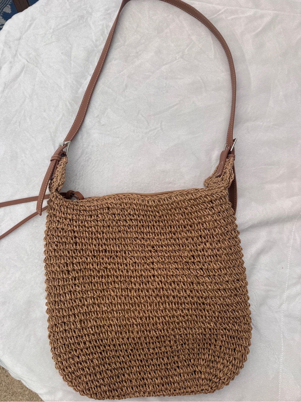 Yves Saint Laurent Brown Woven Shoulder Bag with Gold Logo - Picture 8 of 10